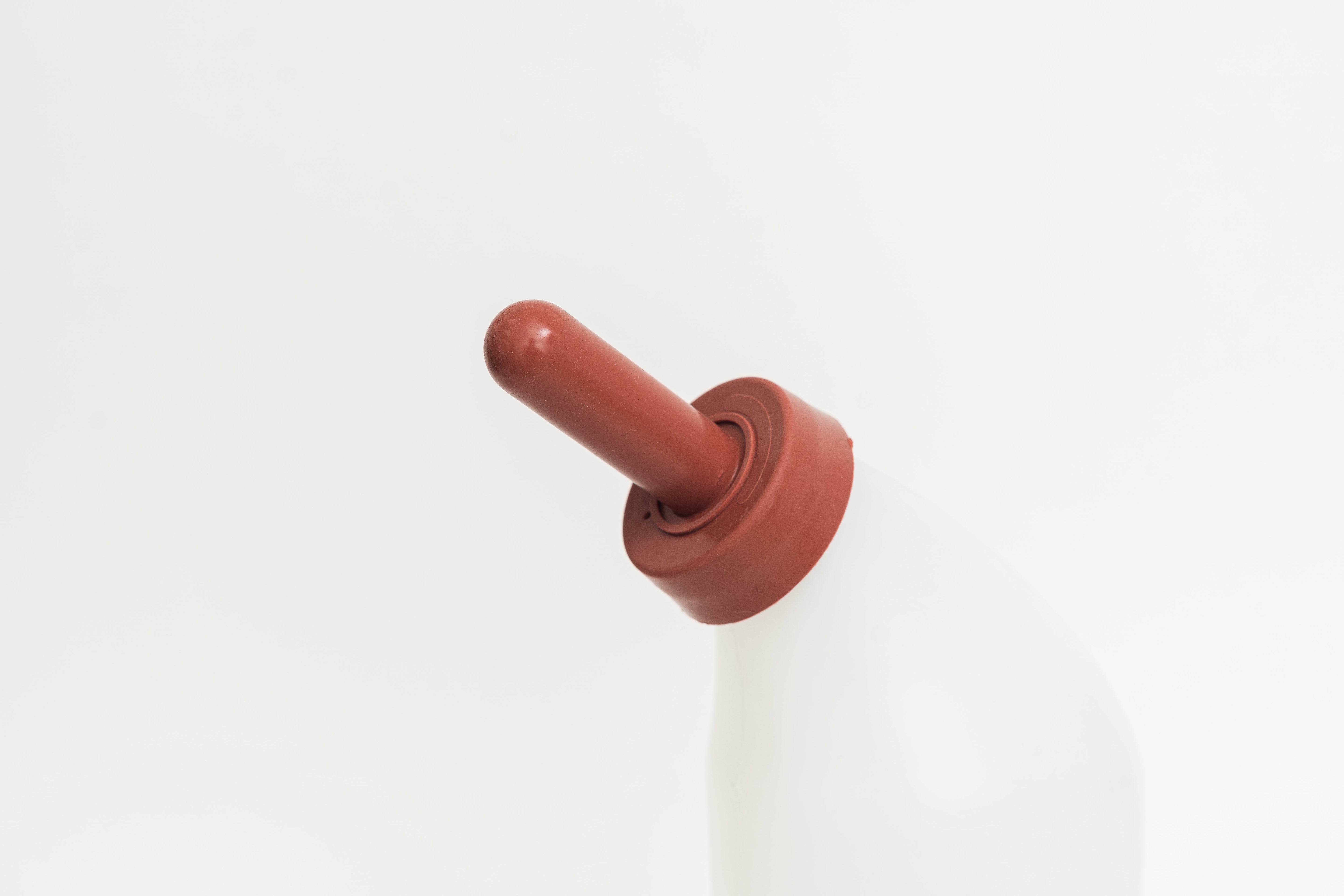 2.5 Liter Feeding Bottle with Screw Base